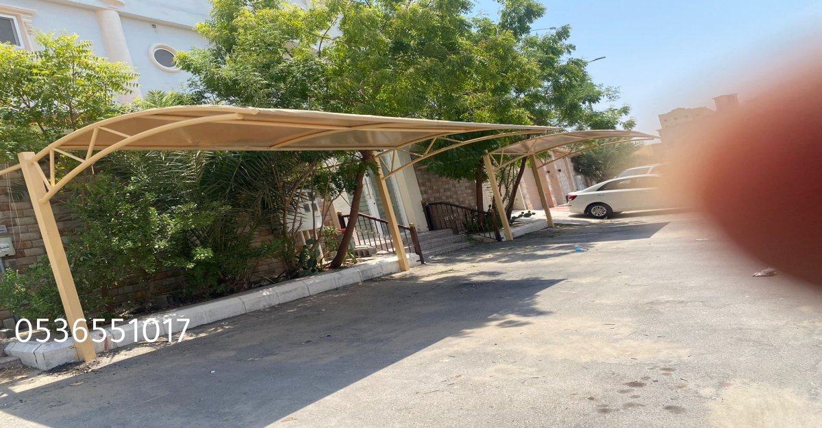 مظلات سيارات لكسان شفافة توفر ظل وحماية من الأشعة فوق البنفسجية